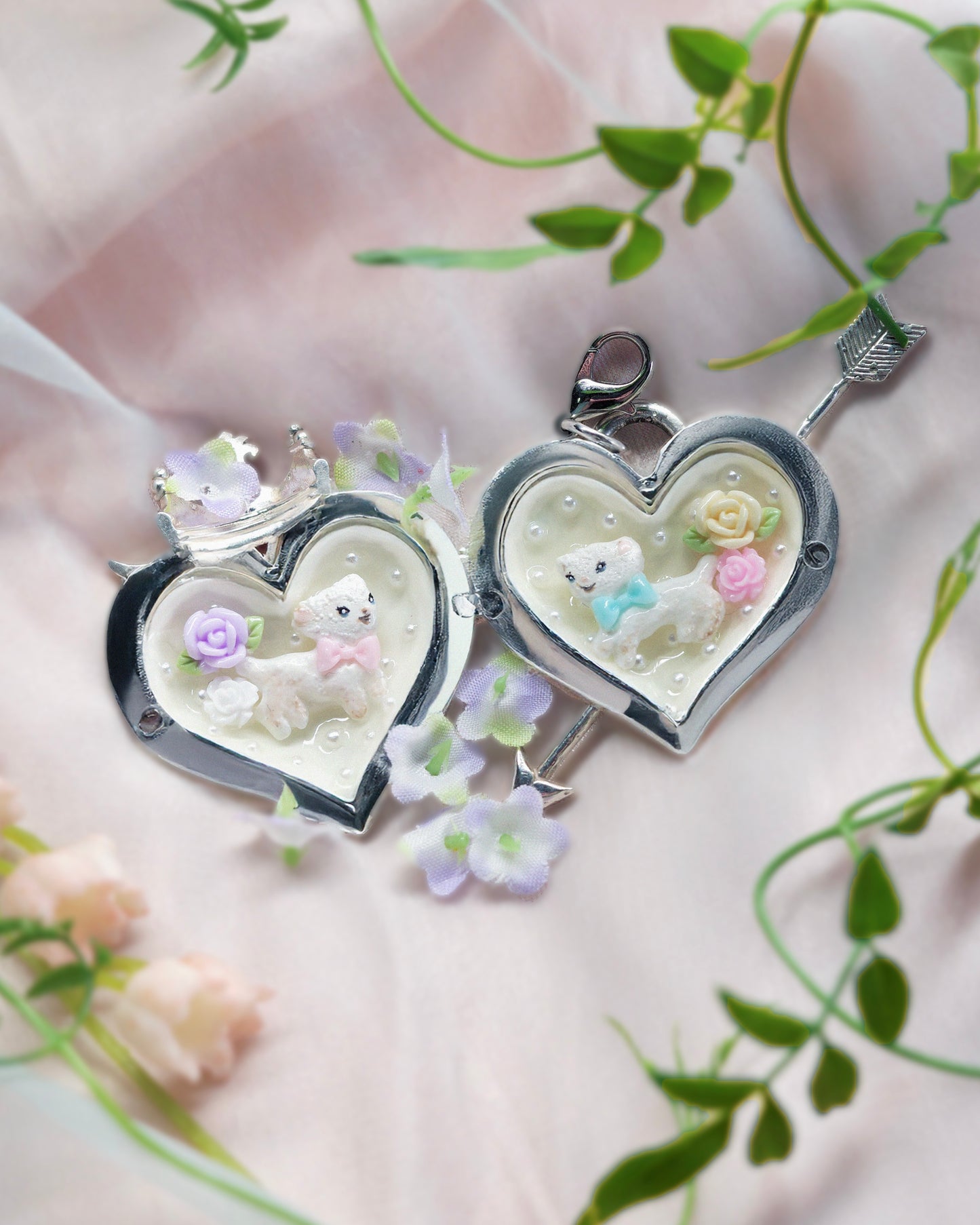 Merry and Jane w/tropicani (locket pendant)